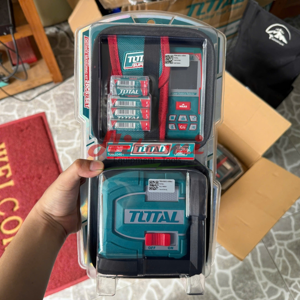 Bộ combo máy đo mức cân bằng laser xanh TLL156601 và máy đo khoảng cách Total TOSLL0401 7 Bo-combo-may-do-muc-can-bang-laser-xanh-TLL156601-va-may-do-khoang-cach-Total-TOSLL0401-3