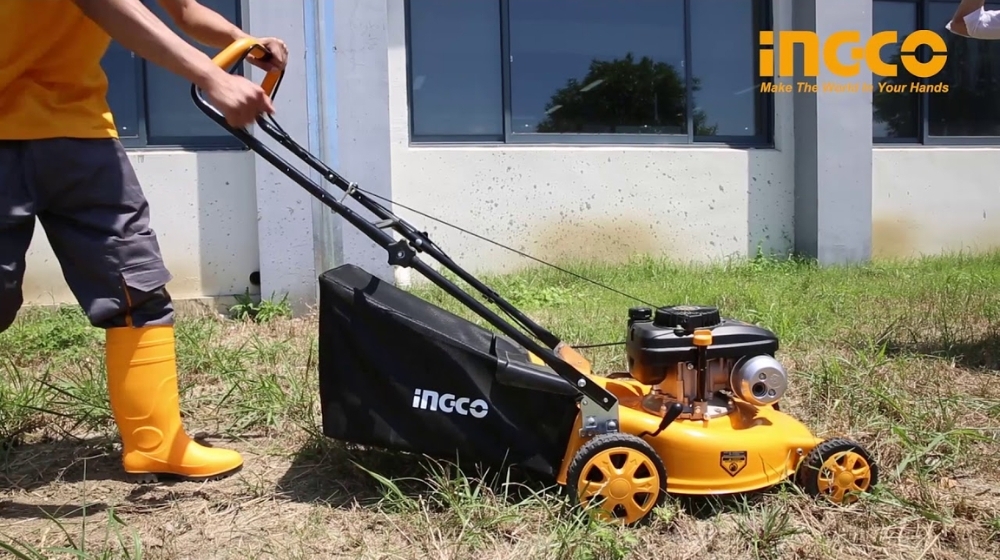 Máy cắt cỏ đẩy tay dùng điện 1600W Ingco LM385 8 LM385-5