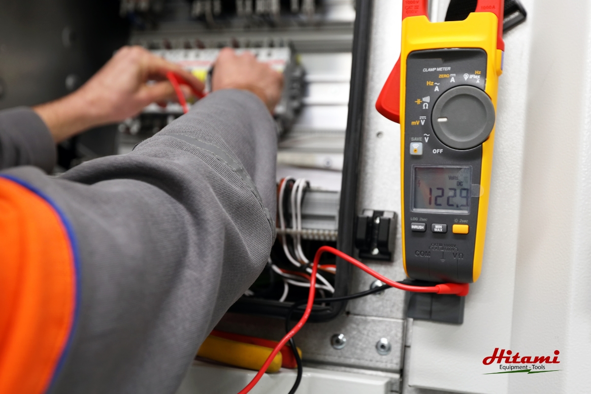 Hướng dẫn cách sử dụng ampe kìm cho người mới bắt đầu 6 Đảm bảo an toàn & bảo quản ampe kìm đúng cách