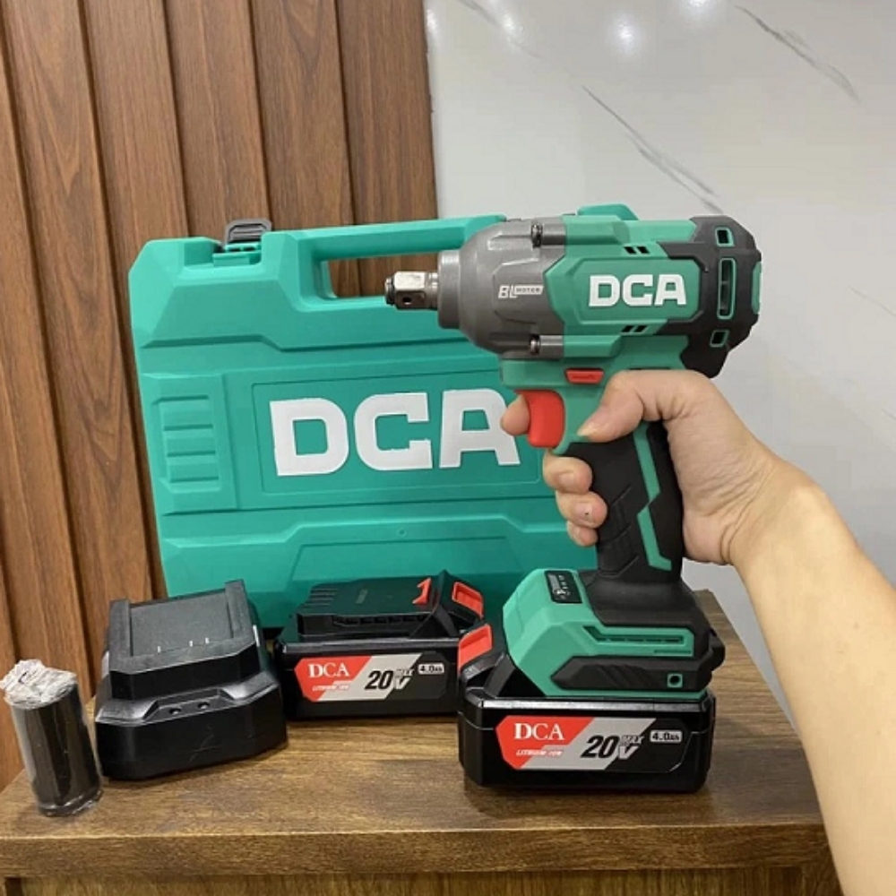 Máy siết bu lông dùng pin 20V 910Nm DCA ADPB698H2K (2 pin & sạc) 2 ADPB698H2K-2