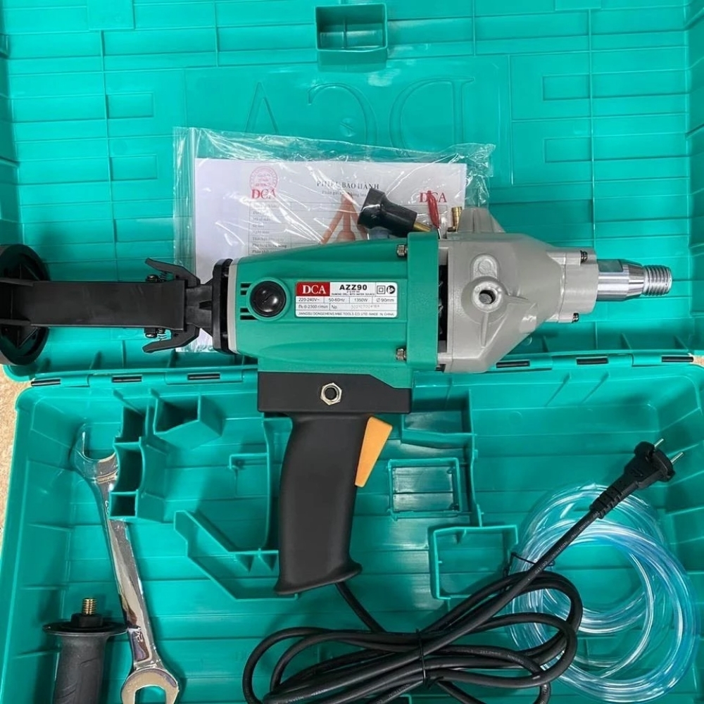 Máy khoan đá 90mm 1350W DCA AZZ90 3 AZZ90-3
