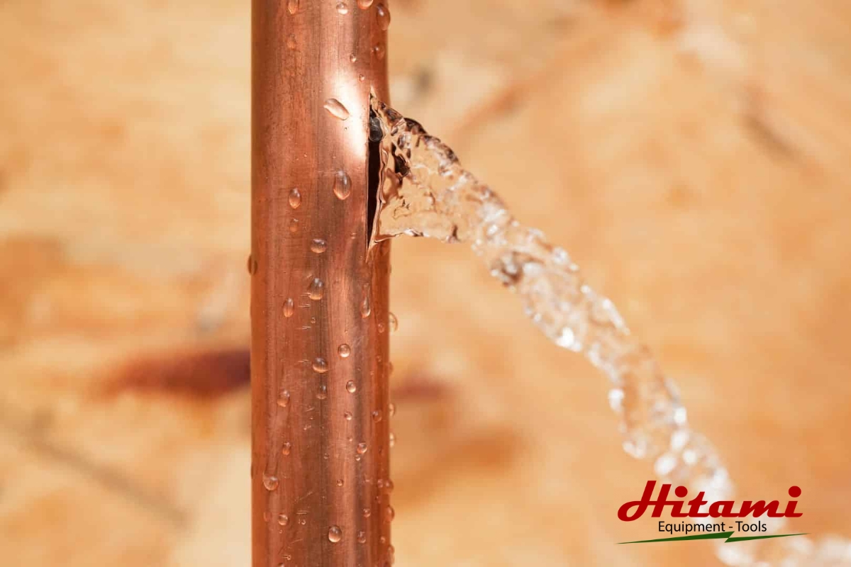 Khắc phục máy bơm vẫn chạy nhưng không lên nước an toàn, hiệu quả 3 Đường ống nước bị rò rỉ