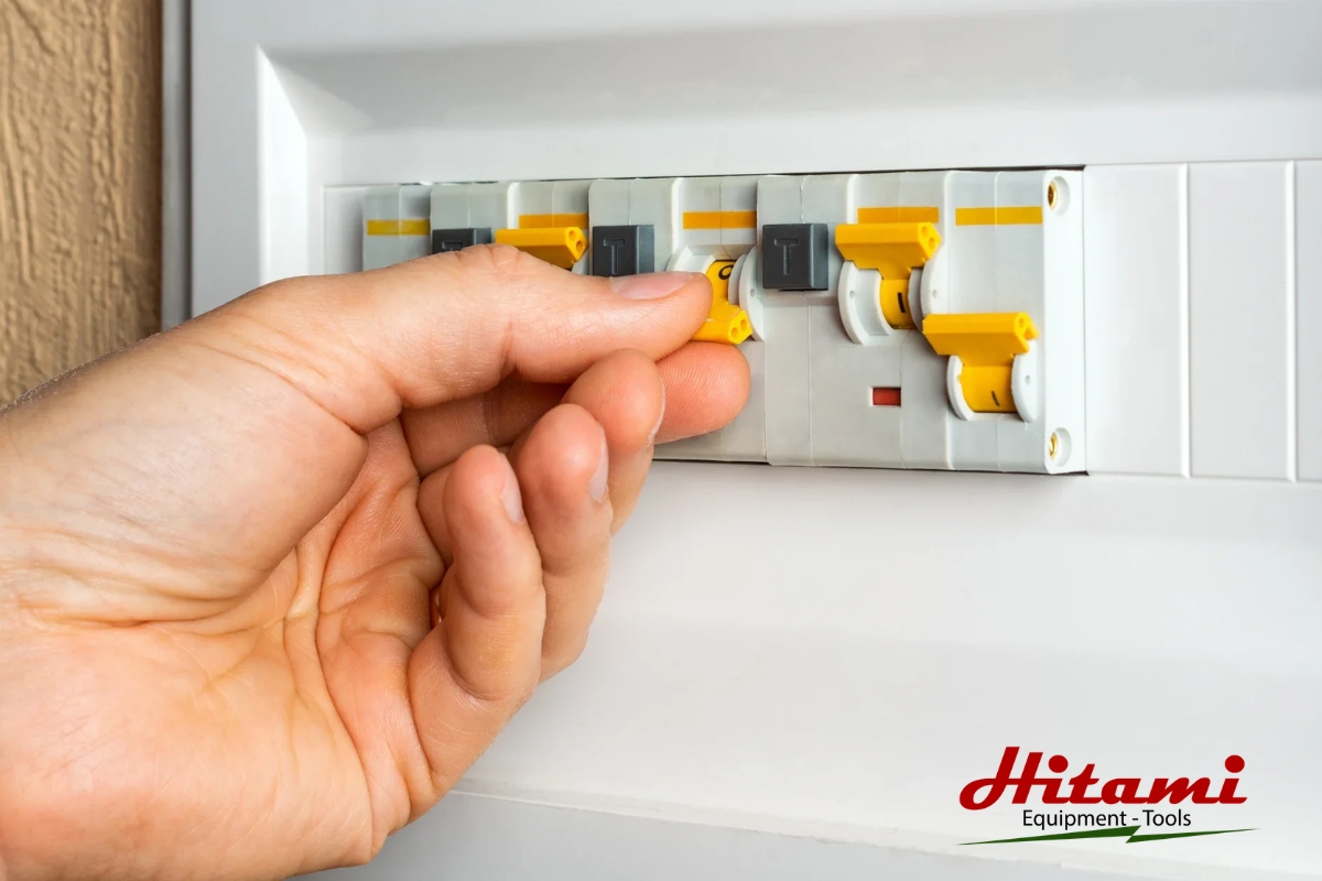 Dấu hiệu máy bơm nước bị cháy và cách kiểm tra tại nhà 5 Ngắt nguồn điện nhanh chóng