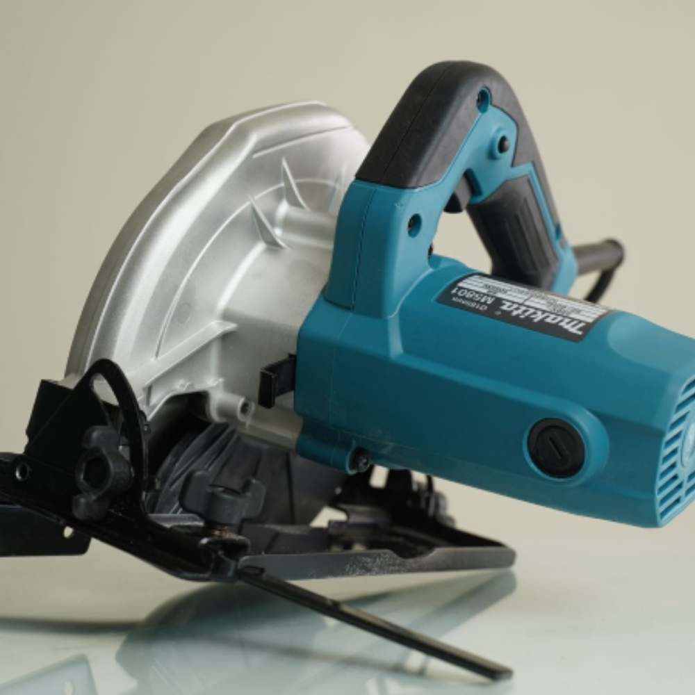 Máy cưa đĩa 1050W 185mm Makita M5801B 3 M5801B-3