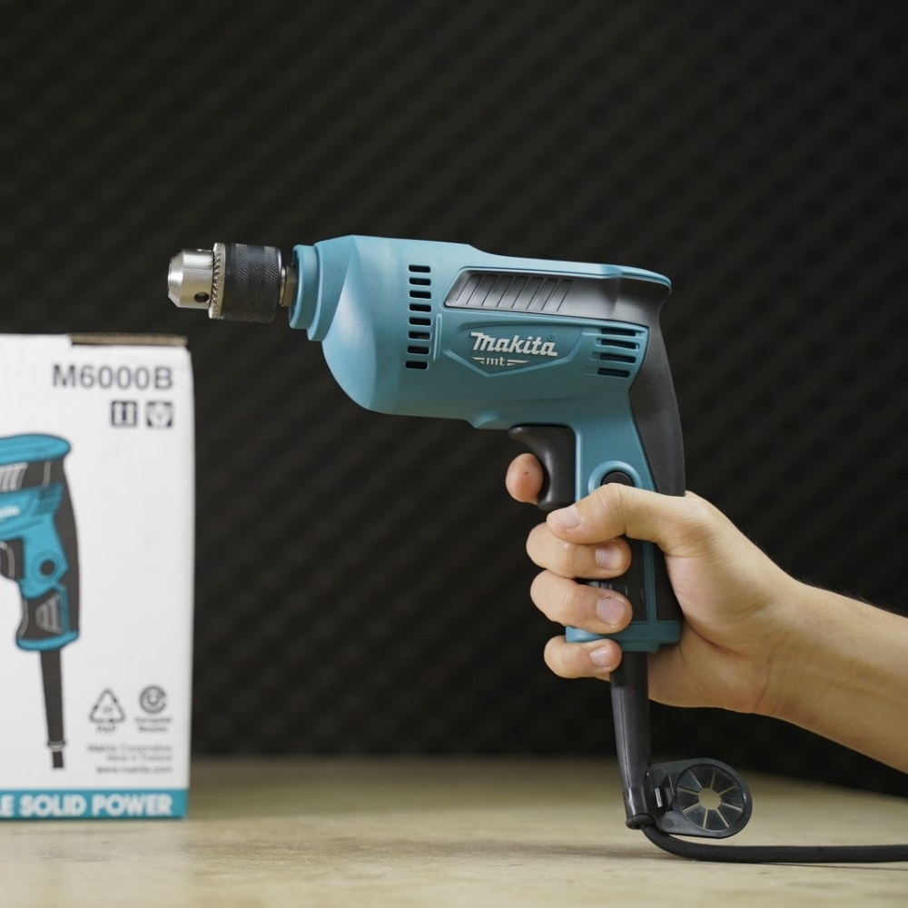 Máy khoan điện 450W 10mm Makita M6000B 2 M6000B-2