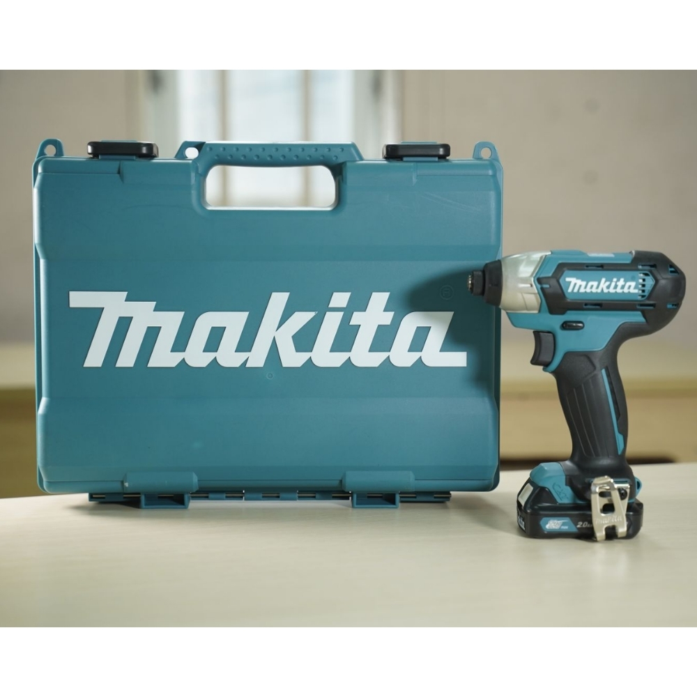 Máy bắt vít dùng pin 12V Max Makita TD110DSAE 2 TD110DSAE-2