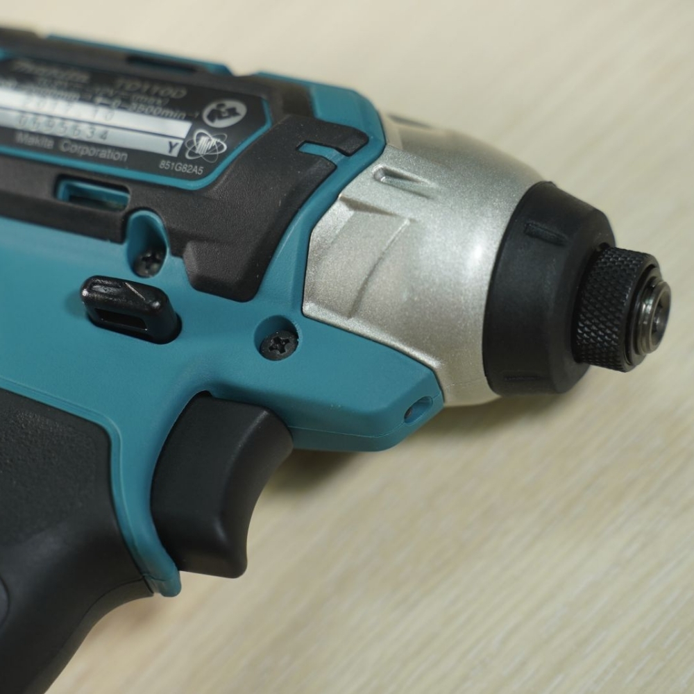 Máy vặn vít dùng pin 12V Max Makita TD110DSYE 3 TD110DSYE-3