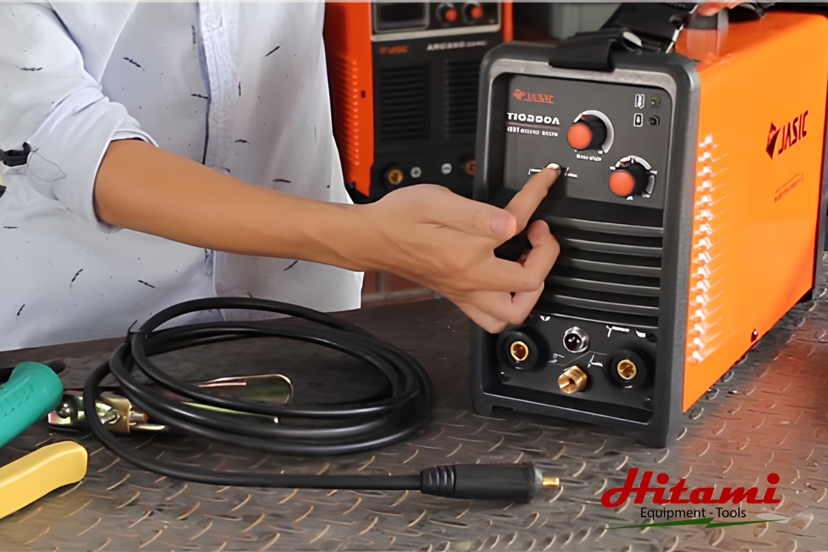 Vì sao máy hàn 2 chức năng ngày càng được ưa chuộng? 2 Máy hàn 2 chức năng dễ sử dụng và vận hành
