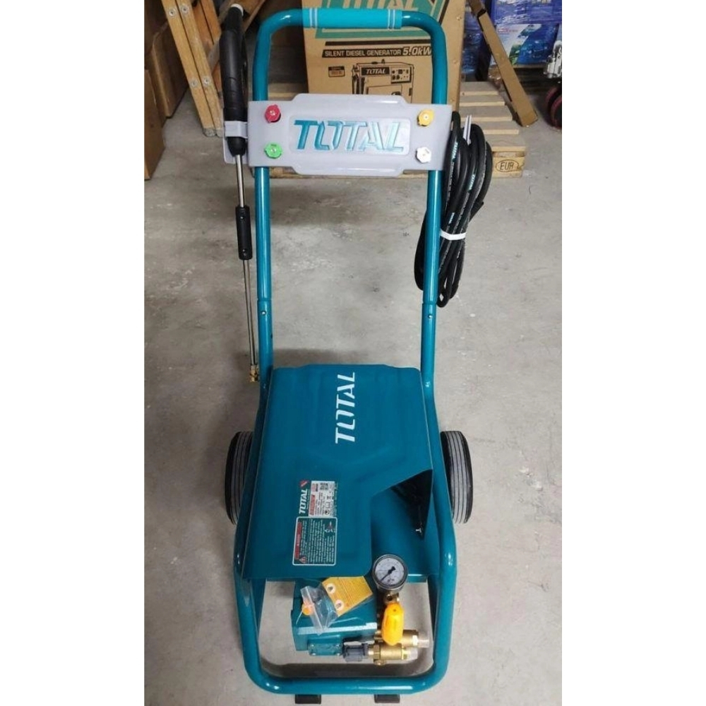 Máy xịt rửa xe áp lực cao 2400W Total TGT11176 2 TGT11176-2
