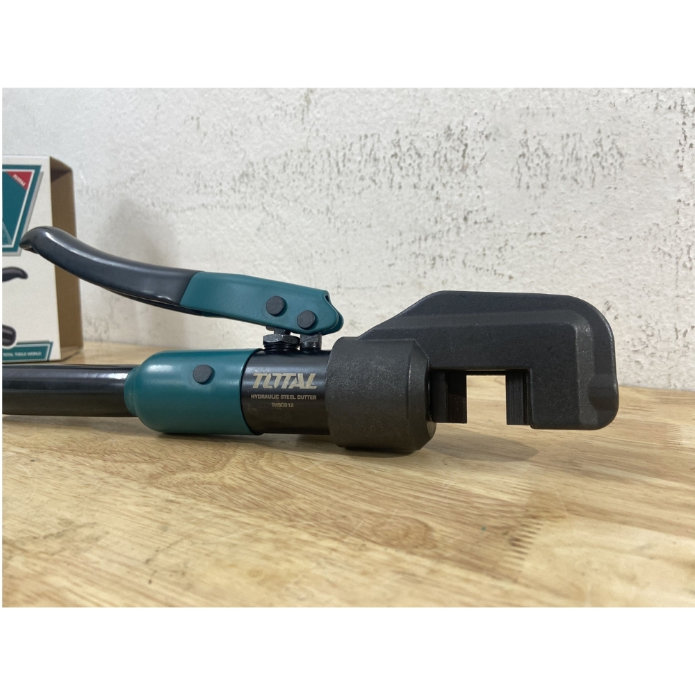 Kềm cắt thép thủy lực 12mm Total THSC012 2 THSC012-2