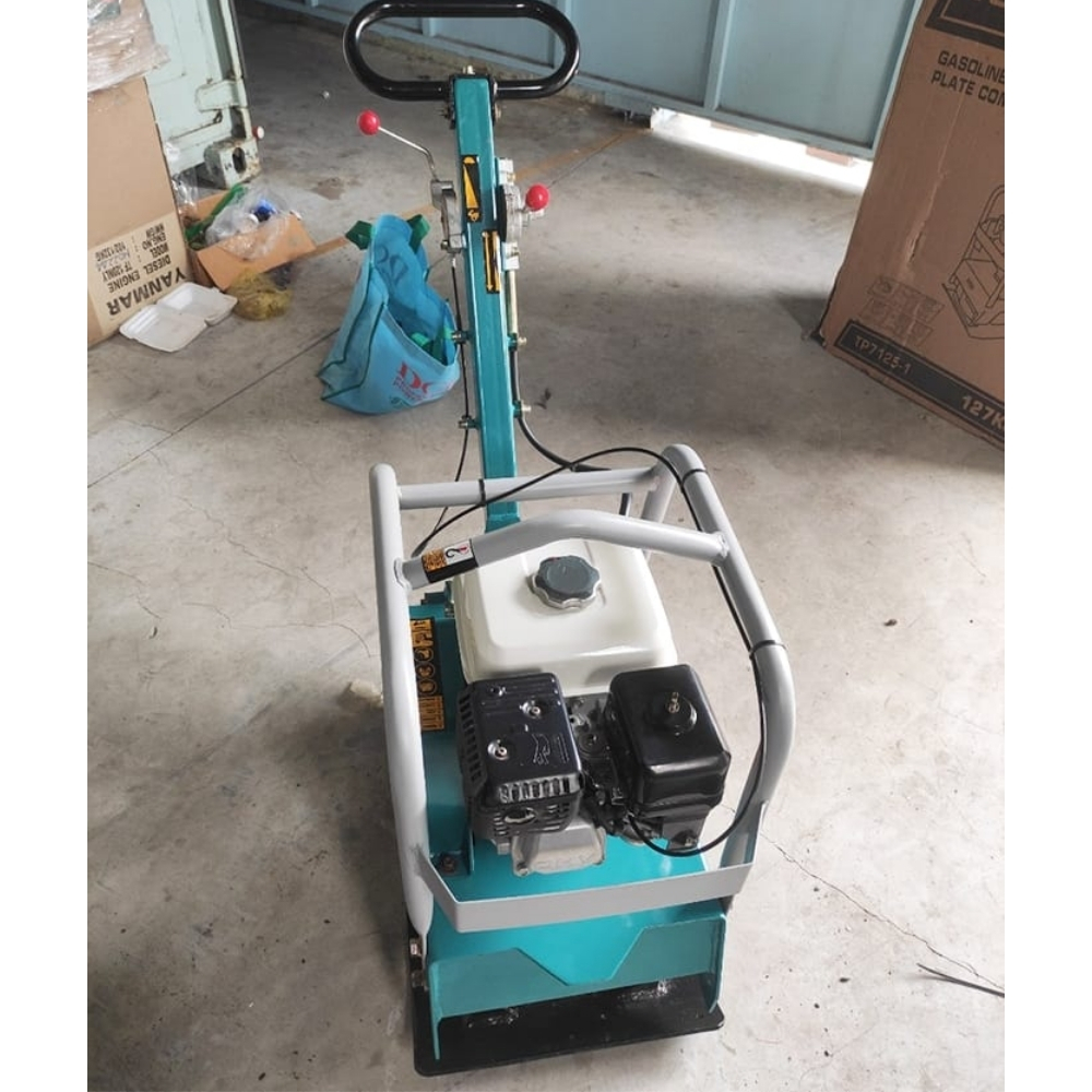 Máy đầm nén bê tông dùng dầu 6.0HP Total TP7125-4 2 TP7125-4-2