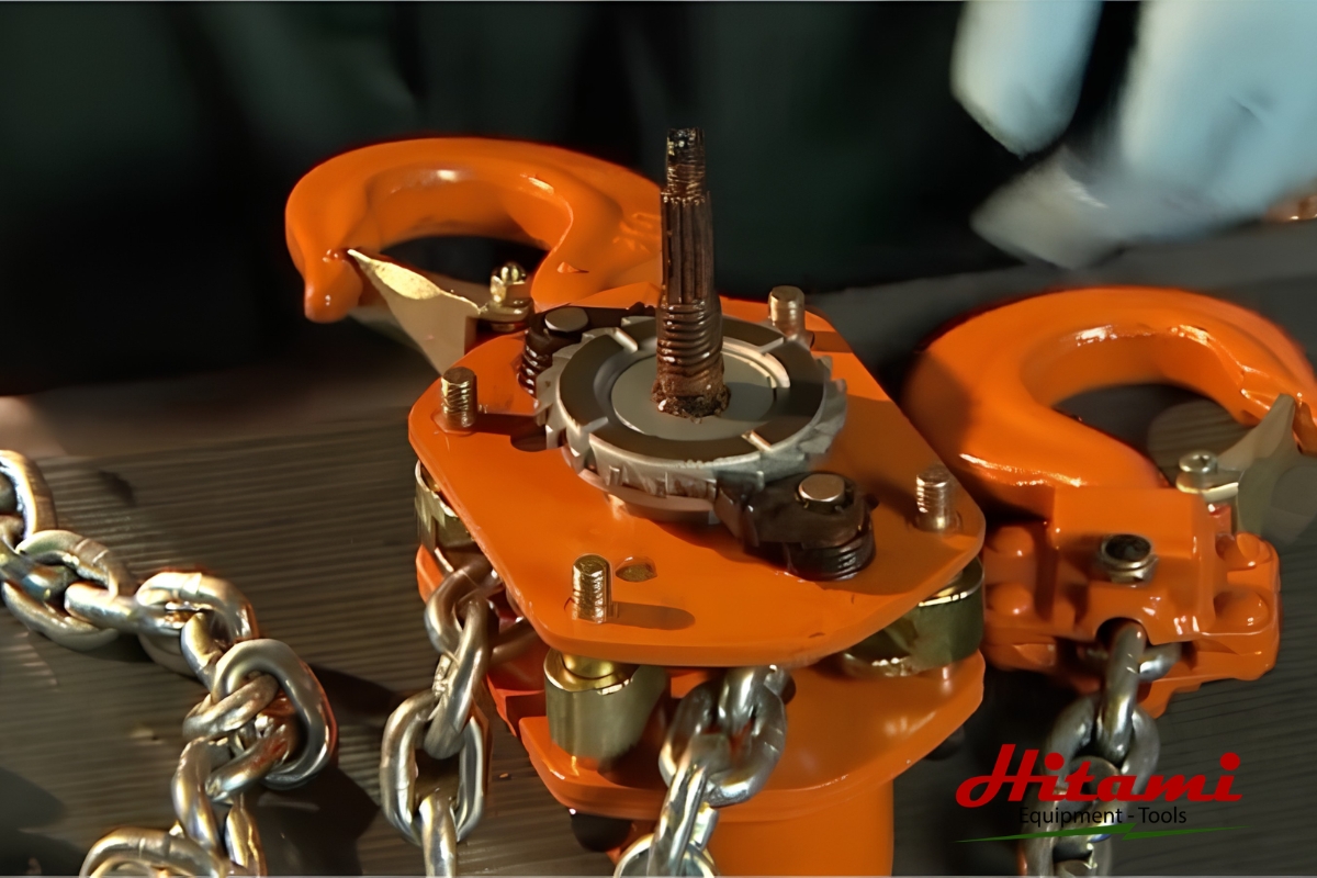 Cách sửa chữa pa lăng xích tại nhà với 3 lỗi thường gặp 4 Sai lầm không vệ sinh pa lăng xích định kỳ