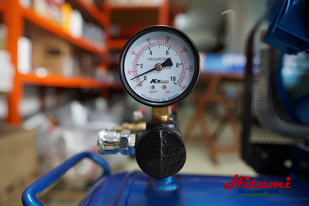 Cách lắp đặt máy nén khí Piston đúng kỹ thuật với 5 bước 4 Theo dõi áp suất máy nén khí Piston