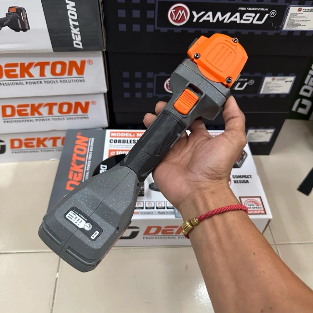 Máy mài góc dùng pin 21V-100mm Dekton M21-AG9000PRO 4 M21-AG9000PRO-4
