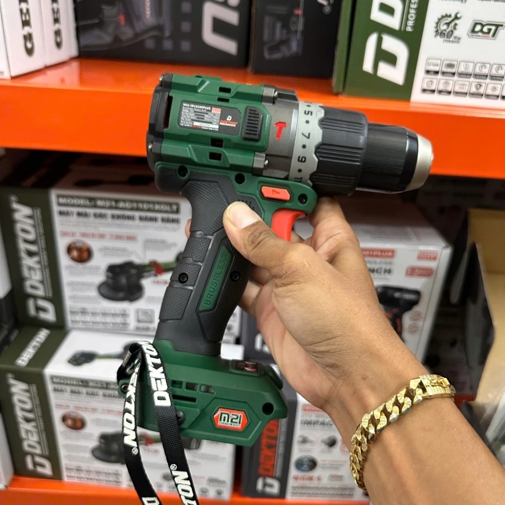 Máy khoan dùng pin 21V-100Nm M21-ID13100PLUS (Hộp nhựa, có tay cầm) 2 M21-ID13100PLUS-hopnhua-2