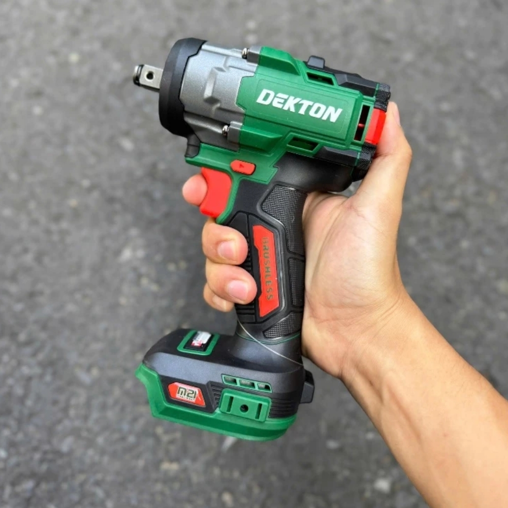 Máy siết bulong dùng pin 21V-555Nm Dekton M21-IW555PLUS 7 M21-IW555PLUS-mauxanh-3
