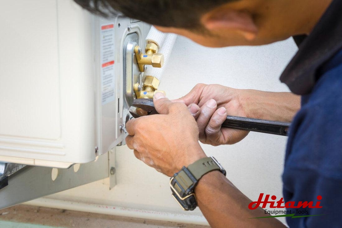 Cờ lê lực là gì? Các ứng dụng phổ biến hiện nay 4 Lắp đặt và sửa chữa máy lạnh